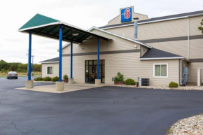 Motel 6-Baraboo, WI - Lake Delton